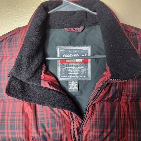 Eddie Bauer Womens WeatherEdge Red/Black Plaid Goose Down Vest-Size S - Picture 4 of 9